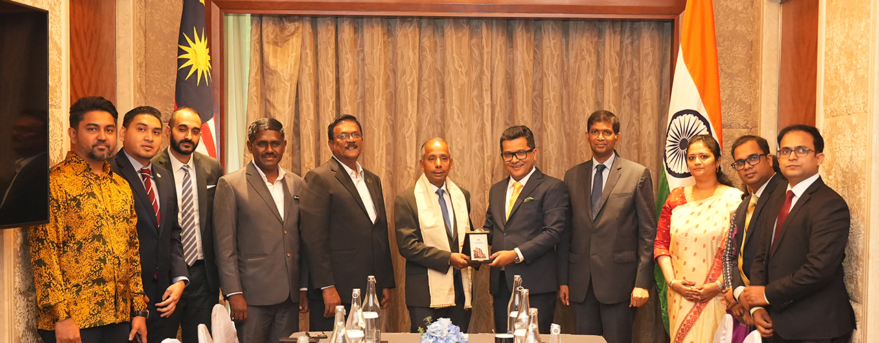 H.E. Shri Pabitra Margherita, Hon'ble Minister of State for External Affairs & Minister of State for Textiles meeting with  H.E. Mr. Kulasegaran Murugeson, Deputy Minister, Prime Minister’s Department (Law & Institutional Reform)