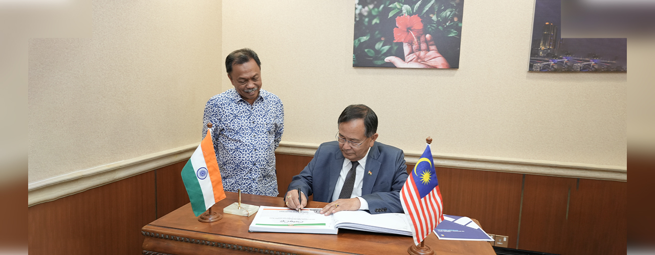  H.E. Dr. Rajkumar Ranjan Singh, Hon'ble Minister of External Affairs and Education meeting with H.E.  Datuk Yusof Apdal, Hon'ble Deputy Higher Education Minister of Malaysia